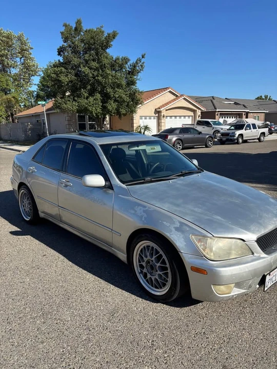 2001 Lexus IS 1st Gen - Image 3 of 8