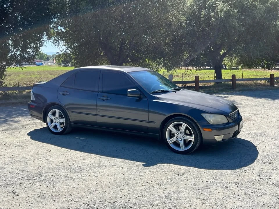 2001 Lexus IS 1st Gen - Image 3 of 17