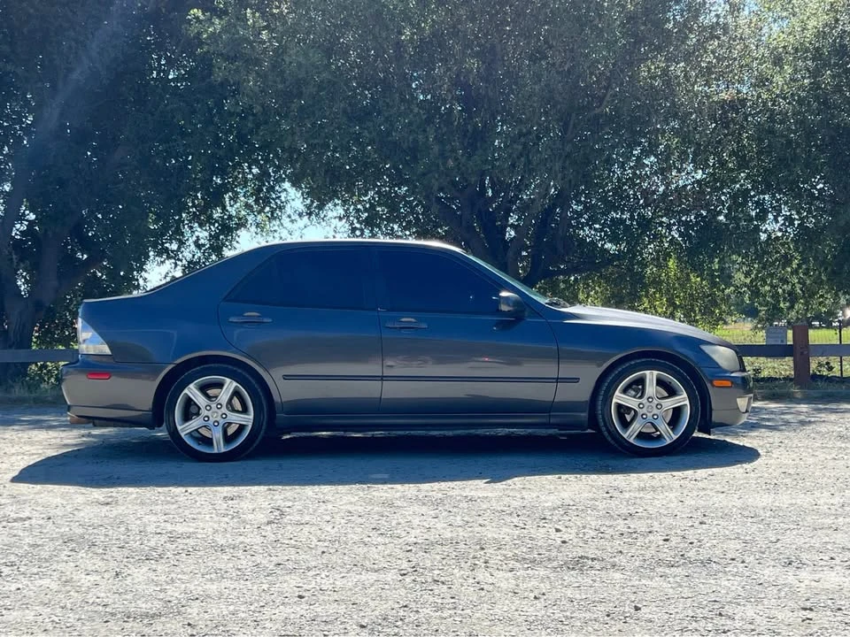 2001 Lexus IS 1st Gen - Image 4 of 17