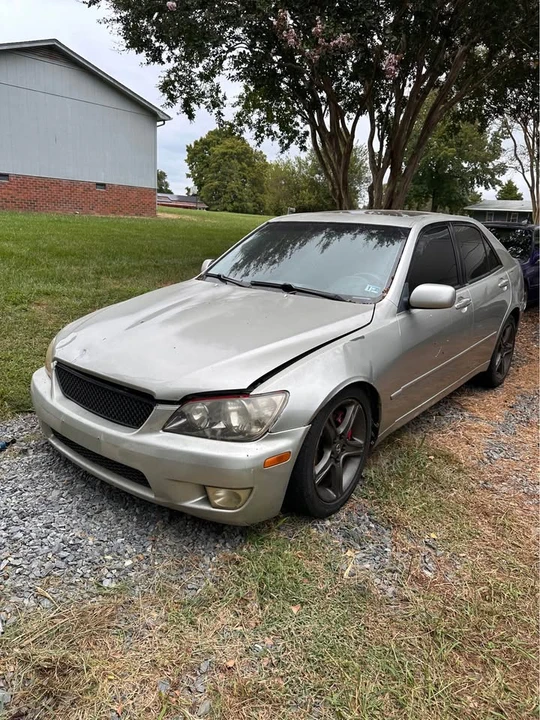 2001 Lexus IS 1st Gen - Image 5 of 10