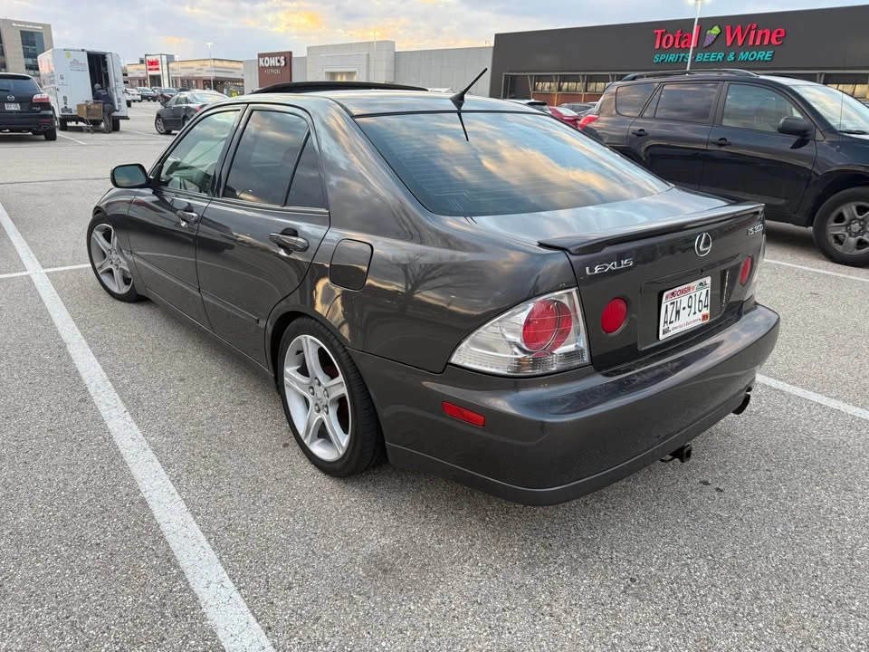 2001 Lexus IS 1st Gen - Image 3 of 12