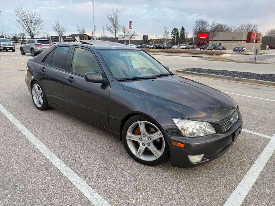 2001 Lexus IS 1st Gen - Image 5 of 12