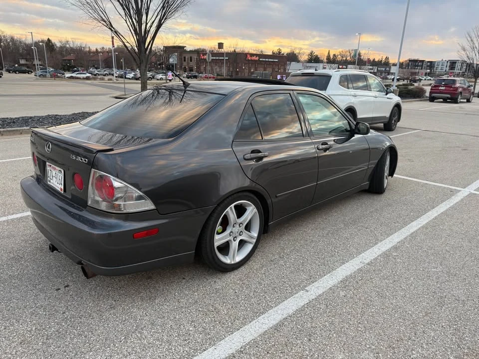 2001 Lexus IS 1st Gen - Image 4 of 12