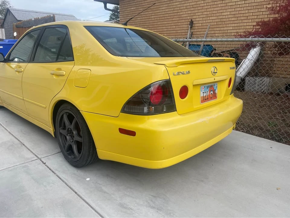 2001 Lexus IS 1st Gen - Image 4 of 10