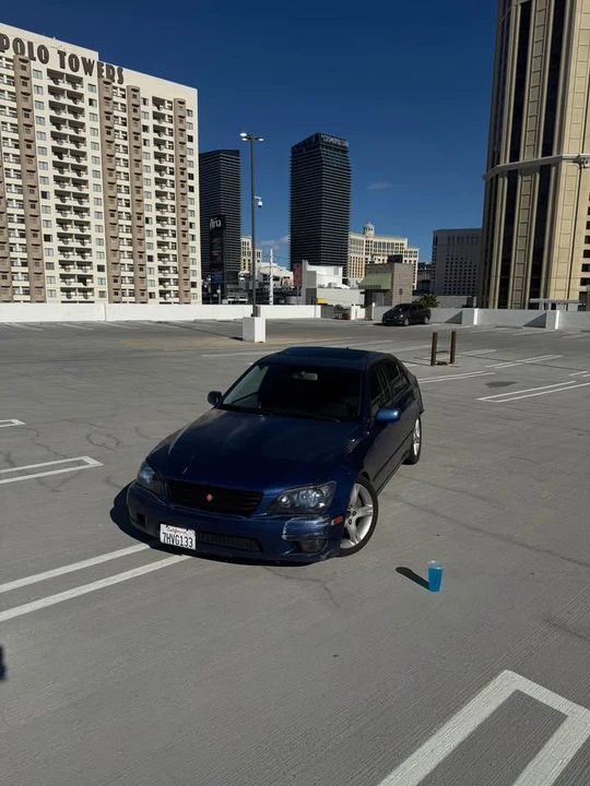 2001 Lexus IS 1st Gen - Image 2 of 3