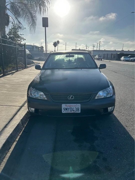 2001 Lexus IS 1st Gen - Image 3 of 10
