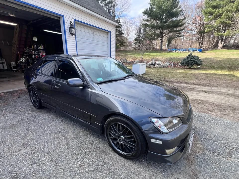 2001 Lexus IS 1st Gen - Image 2 of 10