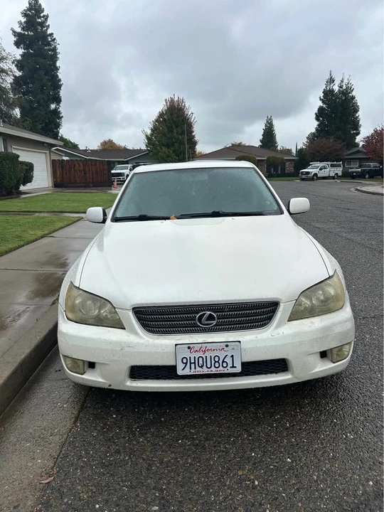 2001 Lexus IS 1st Gen - Image 4 of 8