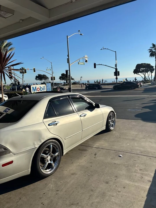 2001 Lexus IS 1st Gen - Image 5 of 5
