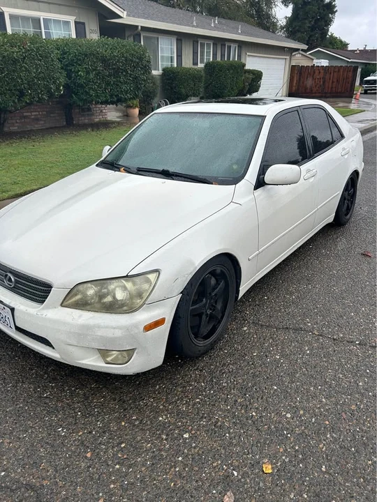 2001 Lexus IS 1st Gen - Image 3 of 8