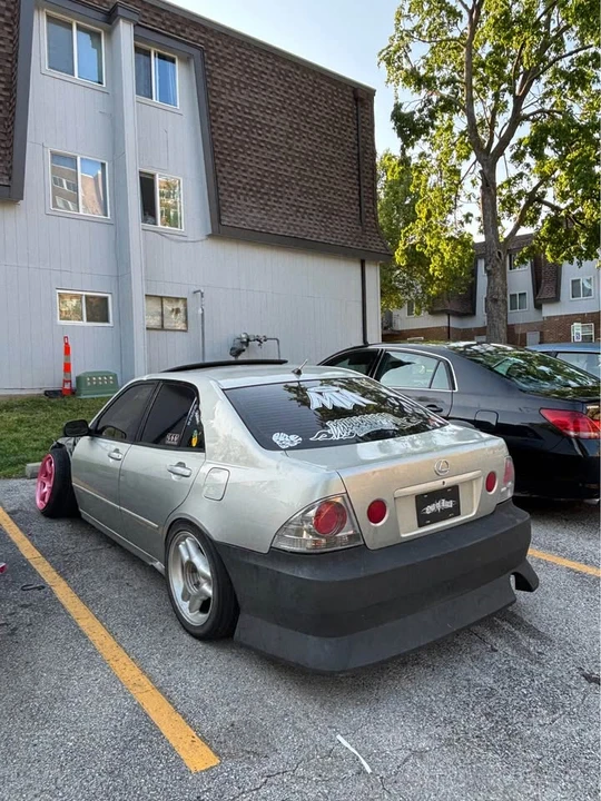 2001 Lexus IS 1st Gen - Image 4 of 6