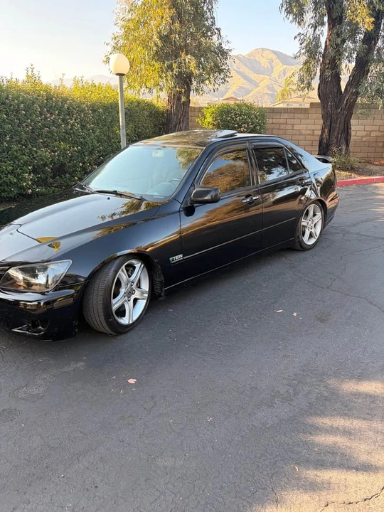 2001 Lexus IS 1st Gen - Image 4 of 8