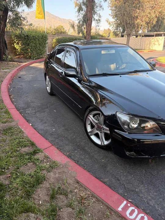 2001 Lexus IS 1st Gen - Image 3 of 8