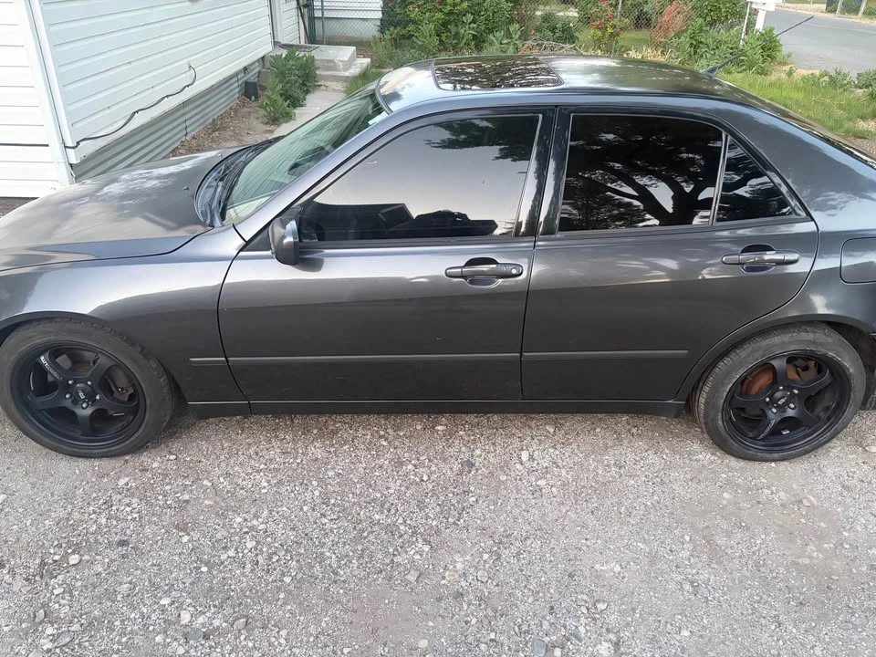 2001 Lexus IS 1st Gen - Image 2 of 9