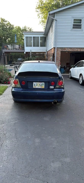 2001 Lexus IS 1st Gen - Image 3 of 7