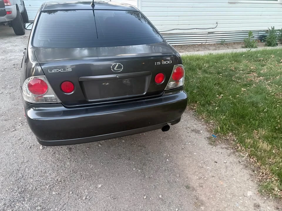 2001 Lexus IS 1st Gen - Image 9 of 9