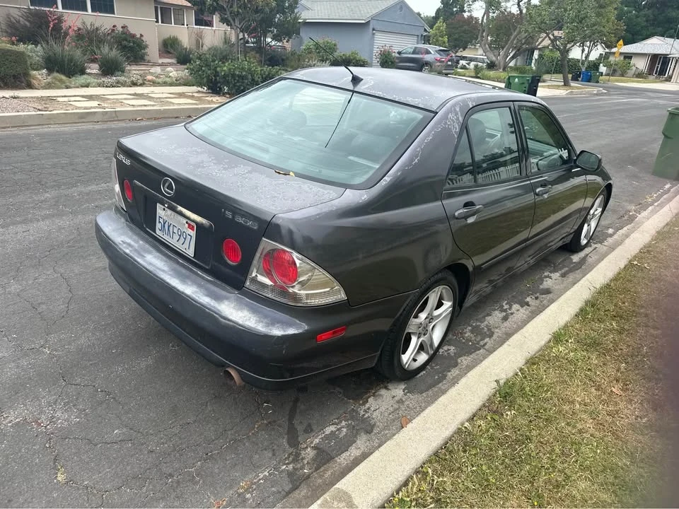 2001 Lexus IS 1st Gen - Image 4 of 9