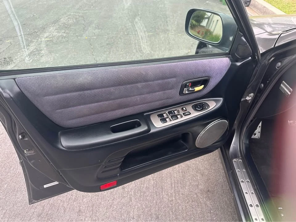 2001 Lexus IS 1st Gen - Image 5 of 9