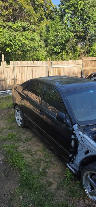 2001 Lexus IS 1st Gen - Image 2 of 12