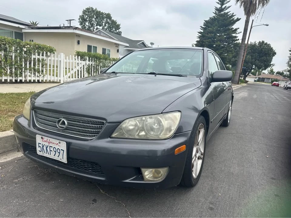 2001 Lexus IS 1st Gen - Image 2 of 9
