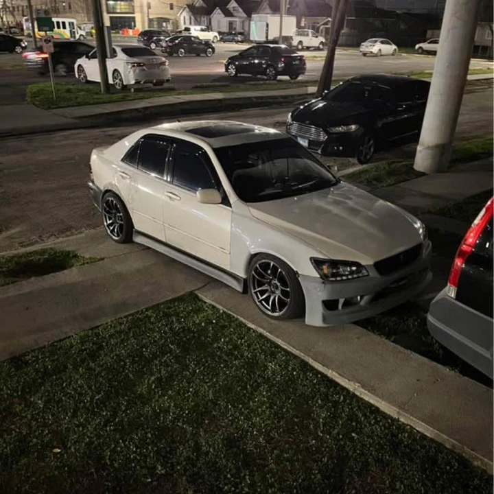 2001 Lexus IS 1st Gen - Image 2 of 5