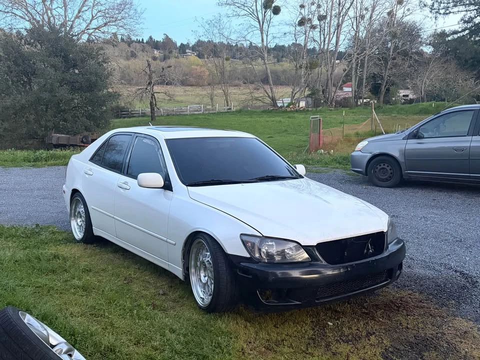 2001 Lexus IS 1st Gen - Image 2 of 2