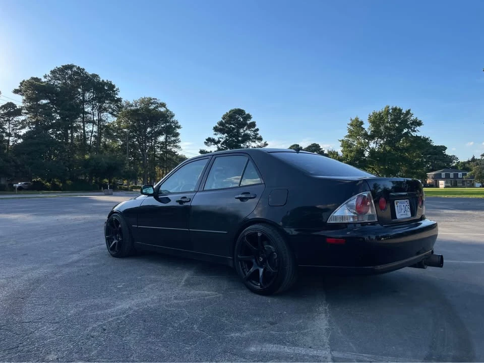2001 Lexus IS 1st Gen - Image 5 of 10
