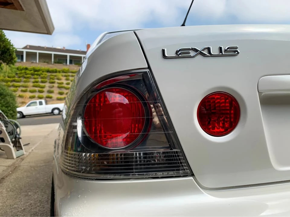 2001 Lexus IS 1st Gen - Image 5 of 19