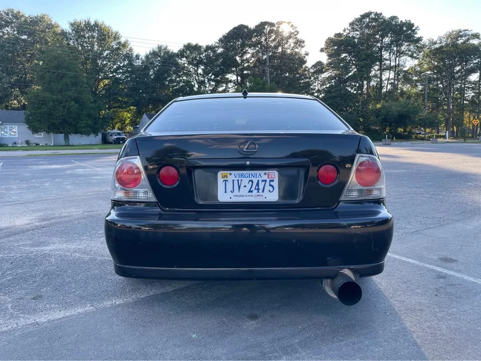 2001 Lexus IS 1st Gen - Image 4 of 10