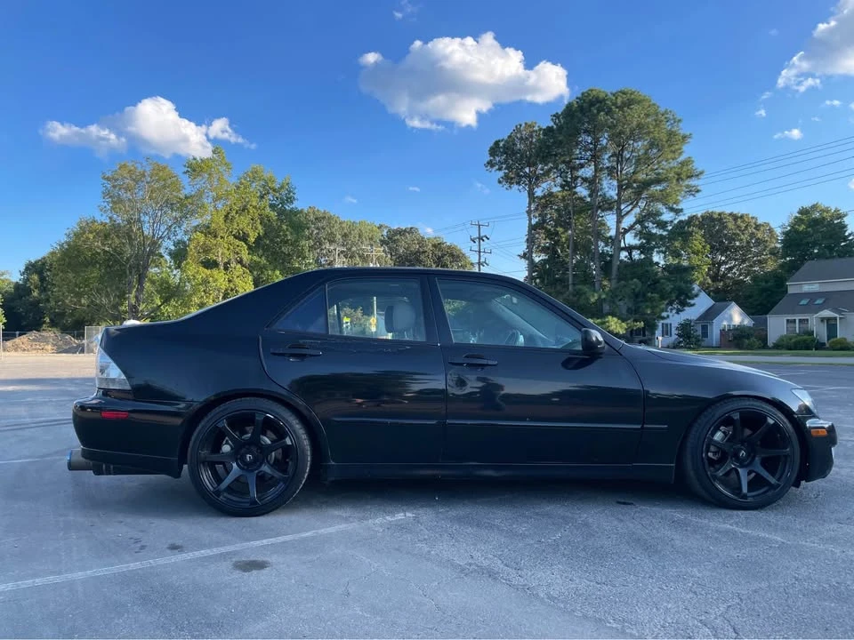 2001 Lexus IS 1st Gen - Image 2 of 10