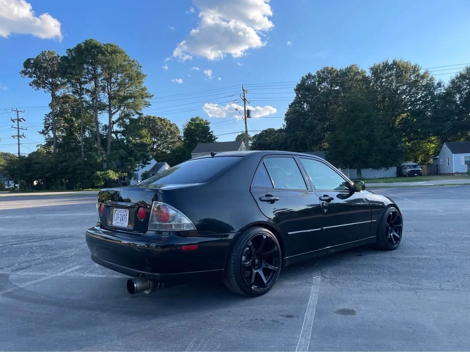 2001 Lexus IS 1st Gen - Image 3 of 10