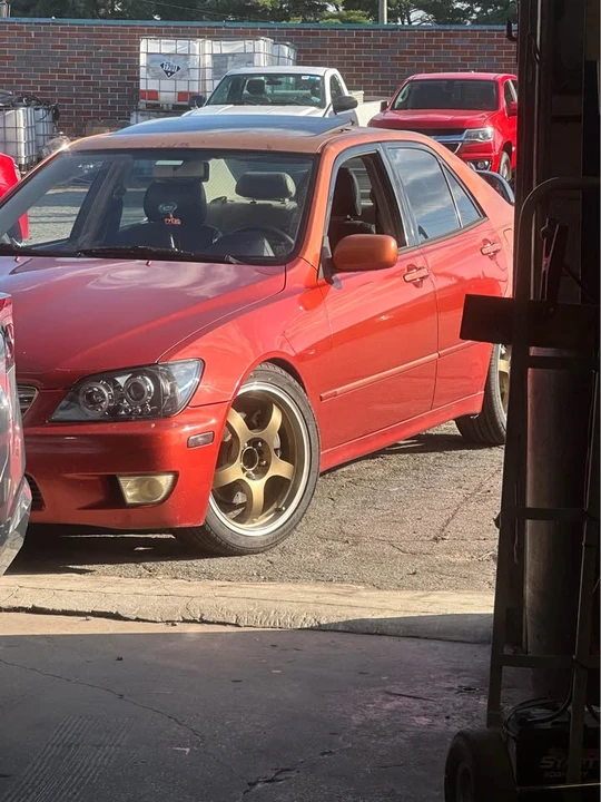 2001 Lexus IS 1st Gen - Image 15 of 18