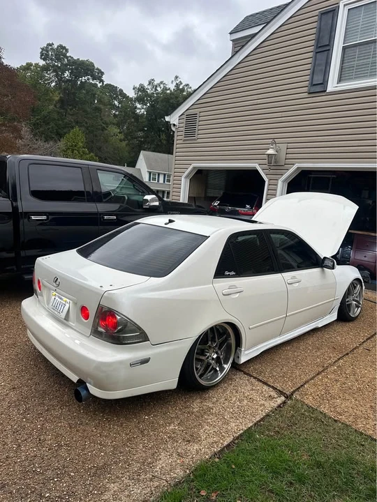 2001 Lexus IS 1st Gen - Image 4 of 11