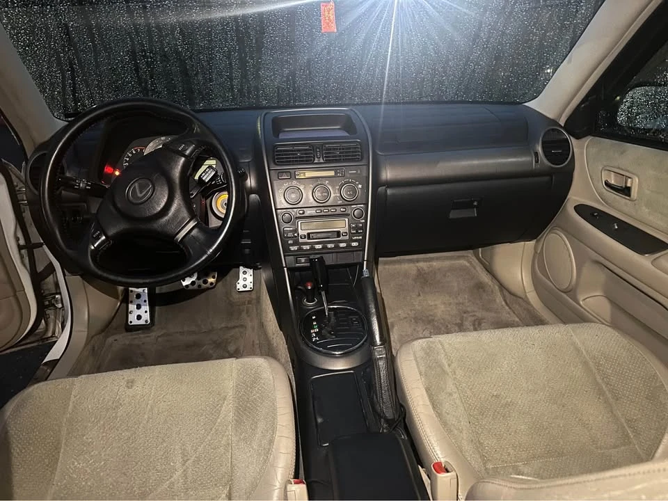 2001 Lexus IS 1st Gen - Image 12 of 19