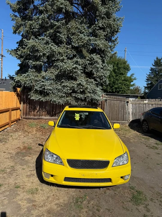 2001 Lexus IS 1st Gen - Image 2 of 9