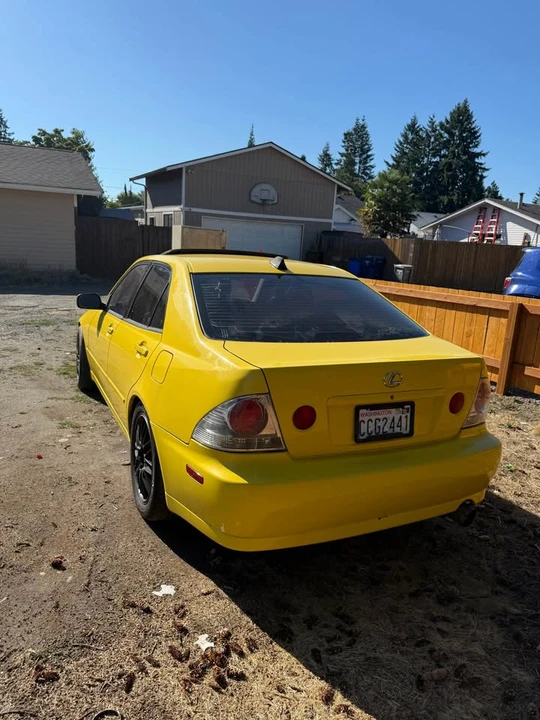 2001 Lexus IS 1st Gen - Image 5 of 9
