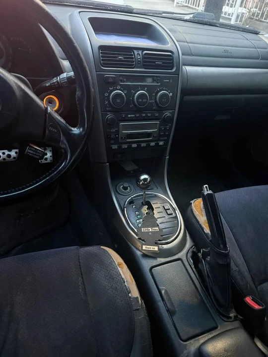 2001 Lexus IS - Image 10 of 11