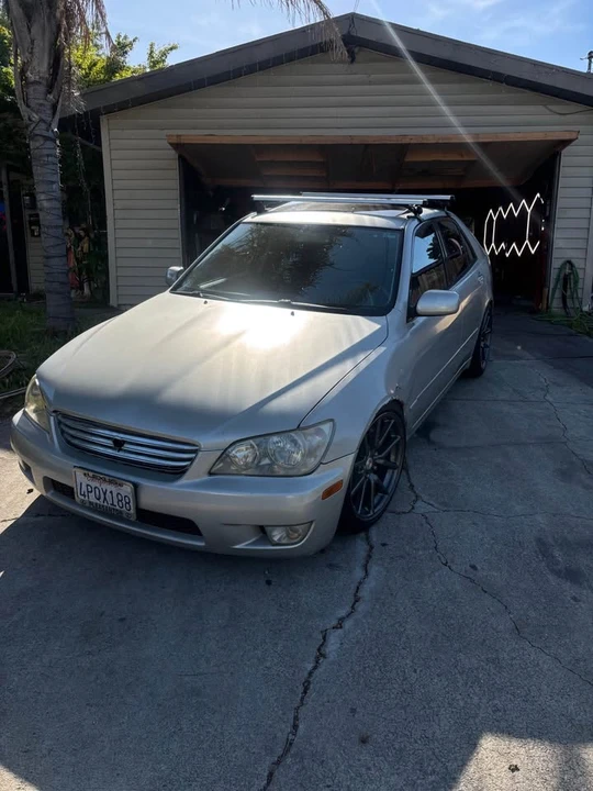 2001 Lexus IS 1st Gen - Image 2 of 7
