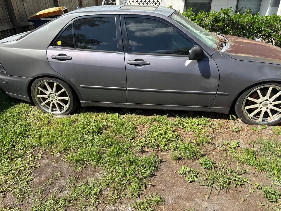 2001 Lexus IS 1st Gen - Image 3 of 3