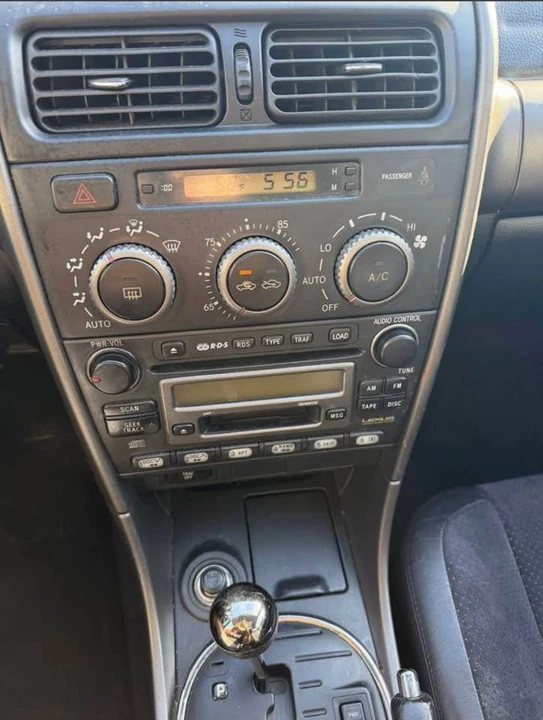 2001 Lexus IS 1st Gen - Image 11 of 12