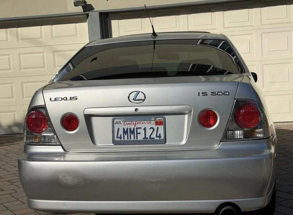 2001 Lexus IS 1st Gen - Image 8 of 12