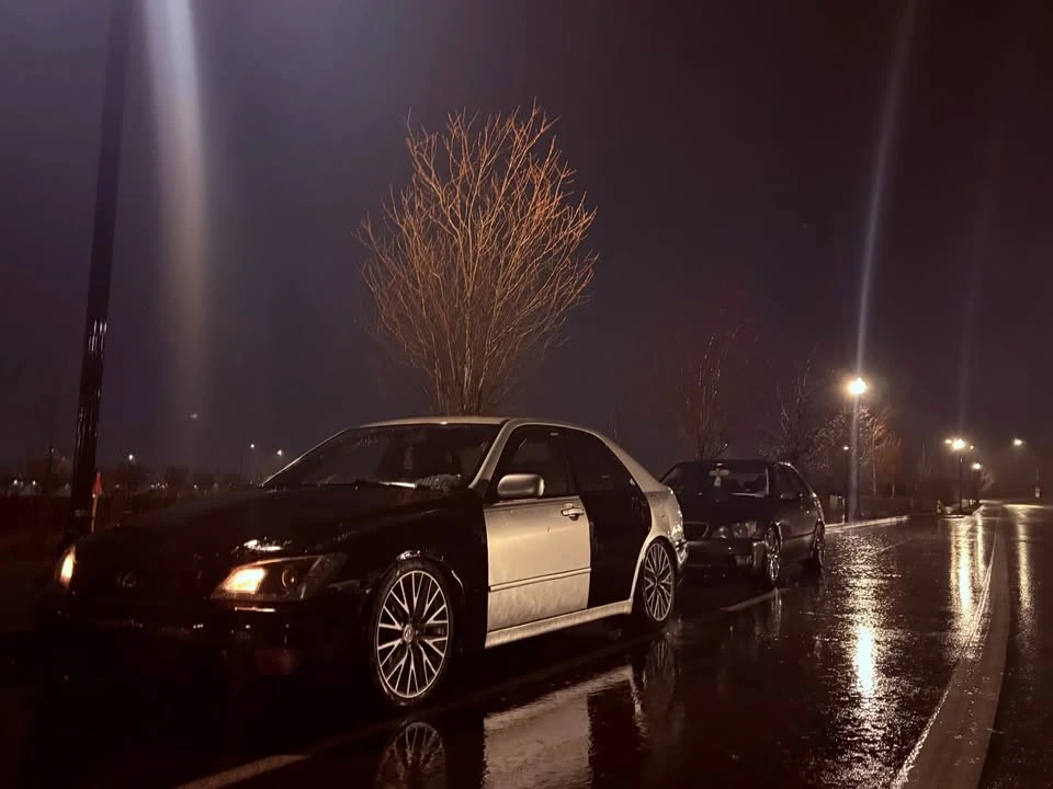 2001 Lexus IS 1st Gen - Image 5 of 8