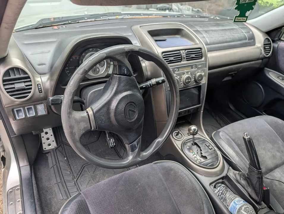2001 Lexus IS 1st Gen - Image 10 of 15