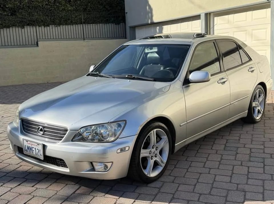 2001 Lexus IS 1st Gen - Image 4 of 12