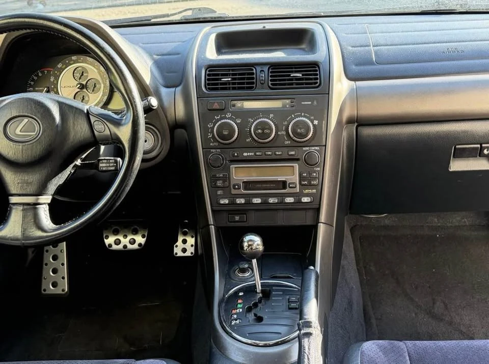 2001 Lexus IS 1st Gen - Image 6 of 12