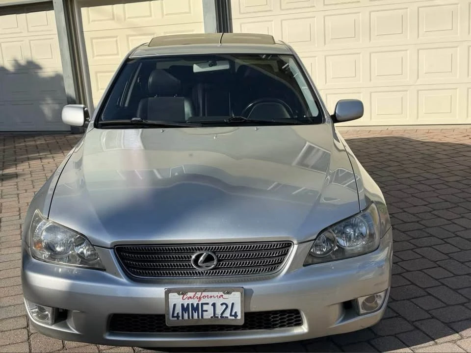 2001 Lexus IS 1st Gen - Image 2 of 12
