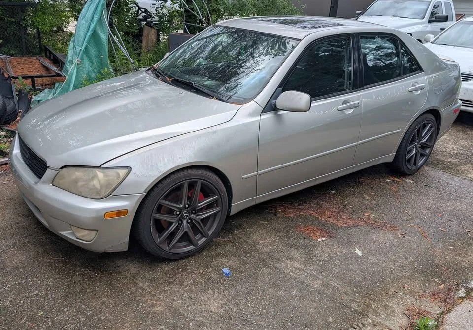 2001 Lexus IS 1st Gen - Image 4 of 15