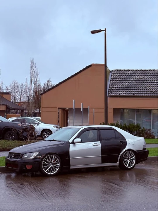 2001 Lexus IS 1st Gen - Image 6 of 8