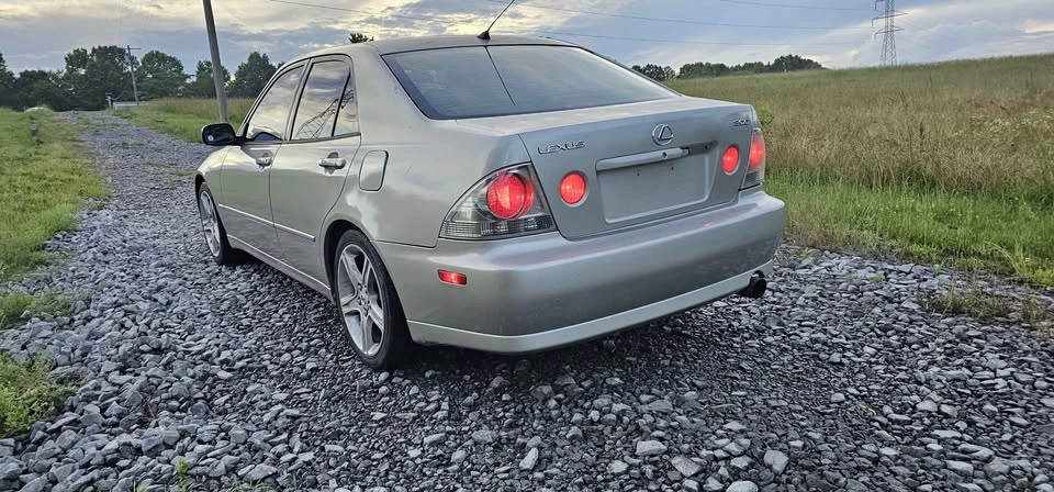 2001 Lexus IS 1st Gen - Image 4 of 8
