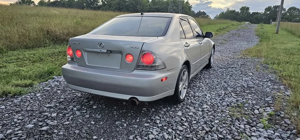 2001 Lexus IS 1st Gen - Image 3 of 8